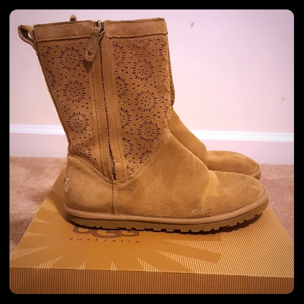 Floral perforated short UGG boots in fawn